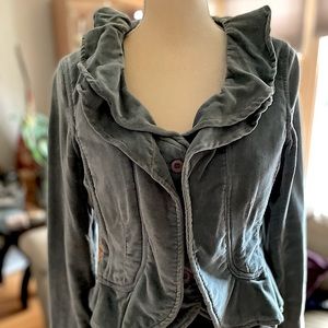 Vintage romantic blazer with ruffled edges.